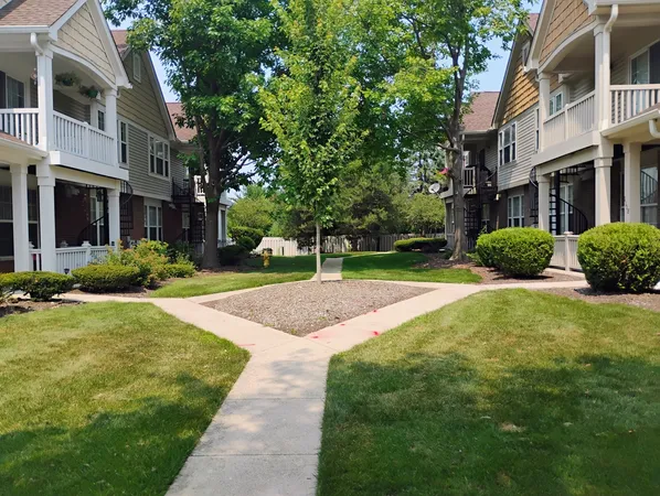 $2,800 | 1128 Georgetown Way, Unit 1128, Vernon Hills, IL 60061