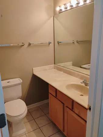 $2,800 | 1128 Georgetown Way, Unit 1128, Vernon Hills, IL 60061
