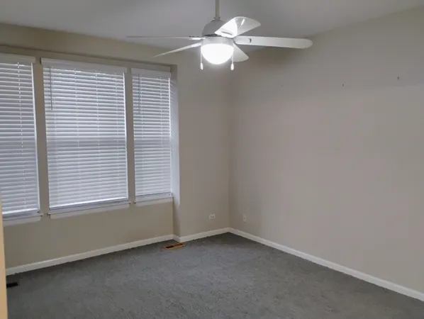 $2,800 | 1128 Georgetown Way, Unit 1128, Vernon Hills, IL 60061