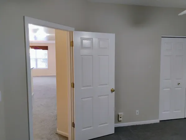 $2,800 | 1128 Georgetown Way, Unit 1128, Vernon Hills, IL 60061