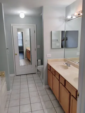 $2,800 | 1128 Georgetown Way, Unit 1128, Vernon Hills, IL 60061
