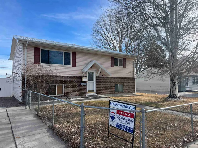 $259,000 | 917 Eastview Drive, Riverton, WY 82501