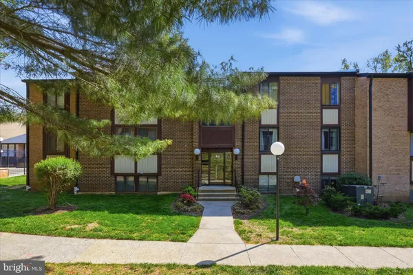 $336,000 | 9731 Kings Crown Court, Unit 102, Fairfax, VA 22031