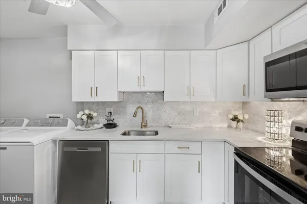 $336,000 | 9731 Kings Crown Court, Unit 102, Fairfax, VA 22031