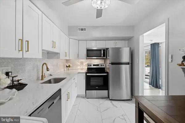 $336,000 | 9731 Kings Crown Court, Unit 102, Fairfax, VA 22031