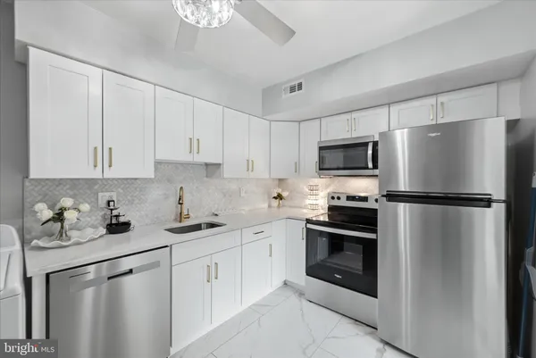 $336,000 | 9731 Kings Crown Court, Unit 102, Fairfax, VA 22031