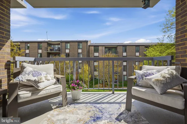 $336,000 | 9731 Kings Crown Court, Unit 102, Fairfax, VA 22031