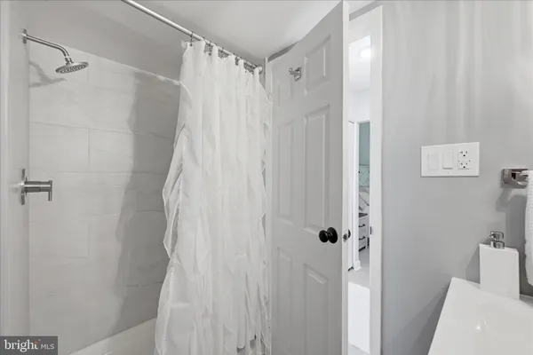 $336,000 | 9731 Kings Crown Court, Unit 102, Fairfax, VA 22031