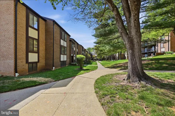 $336,000 | 9731 Kings Crown Court, Unit 102, Fairfax, VA 22031