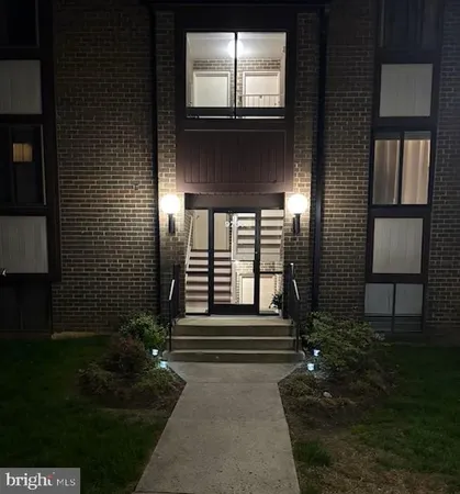 $336,000 | 9731 Kings Crown Court, Unit 102, Fairfax, VA 22031