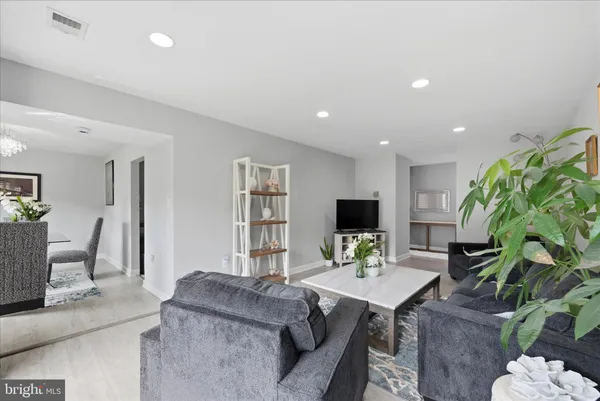 $336,000 | 9731 Kings Crown Court, Unit 102, Fairfax, VA 22031