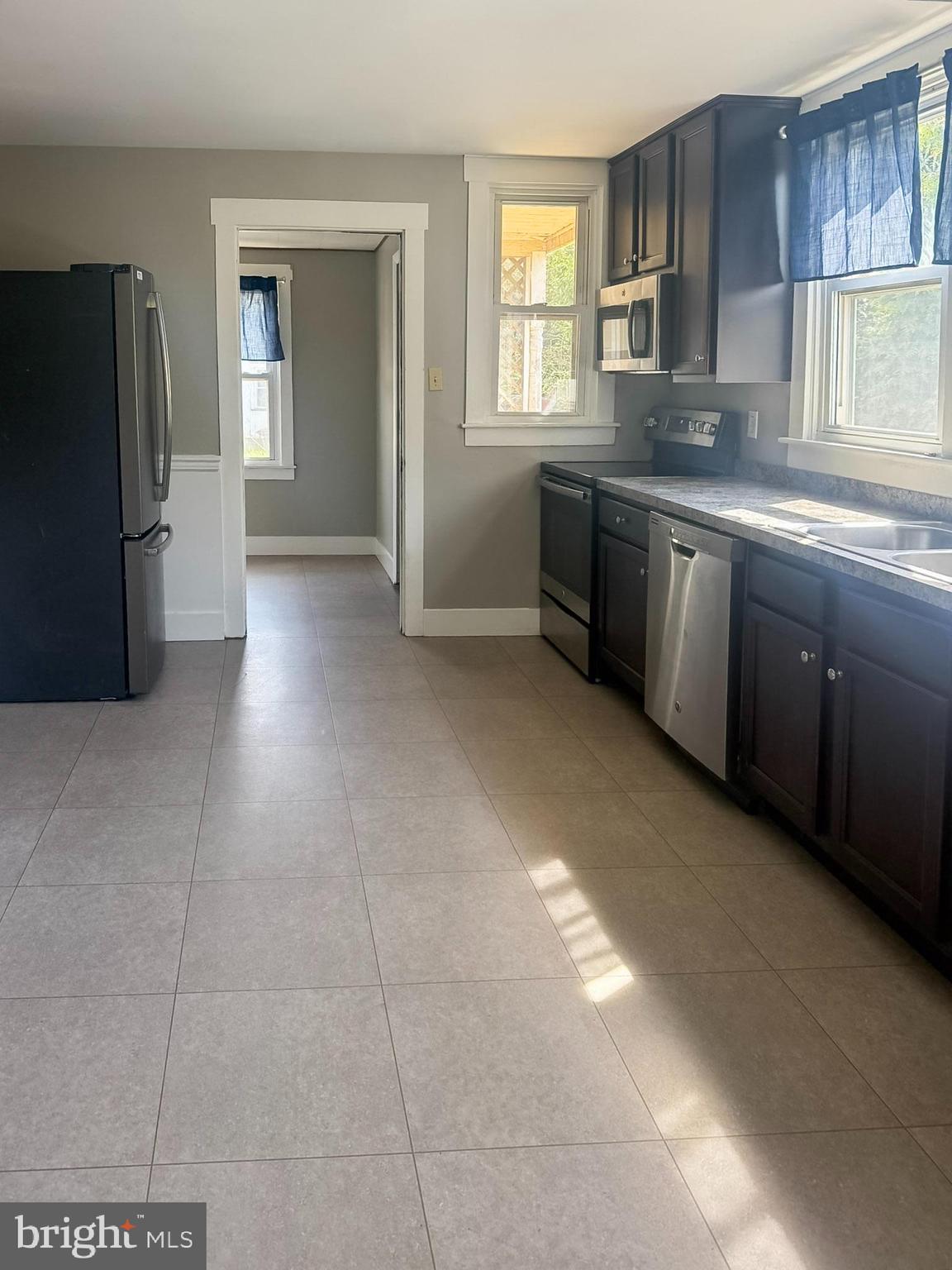 11 West 2nd Avenue Lititz, PA 17543 - Photo 4 of 8