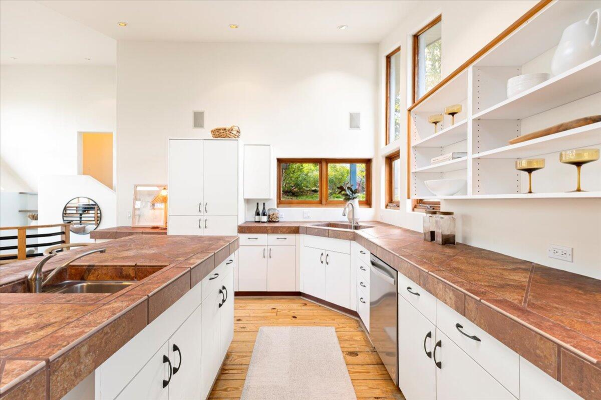 4808 Ogram Road Santa Barbara, CA 93105 - Photo 11 of 45 Kitchen 4