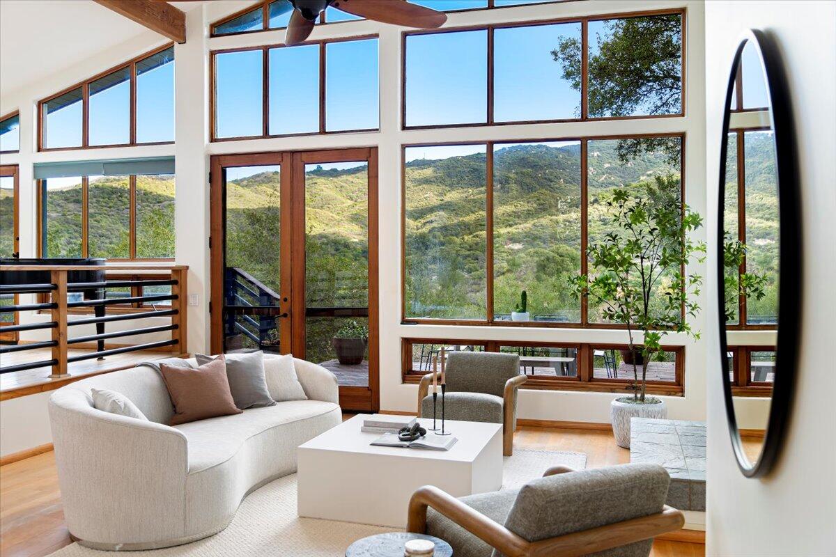 4808 Ogram Road Santa Barbara, CA 93105 - Photo 3 of 45 Living Room