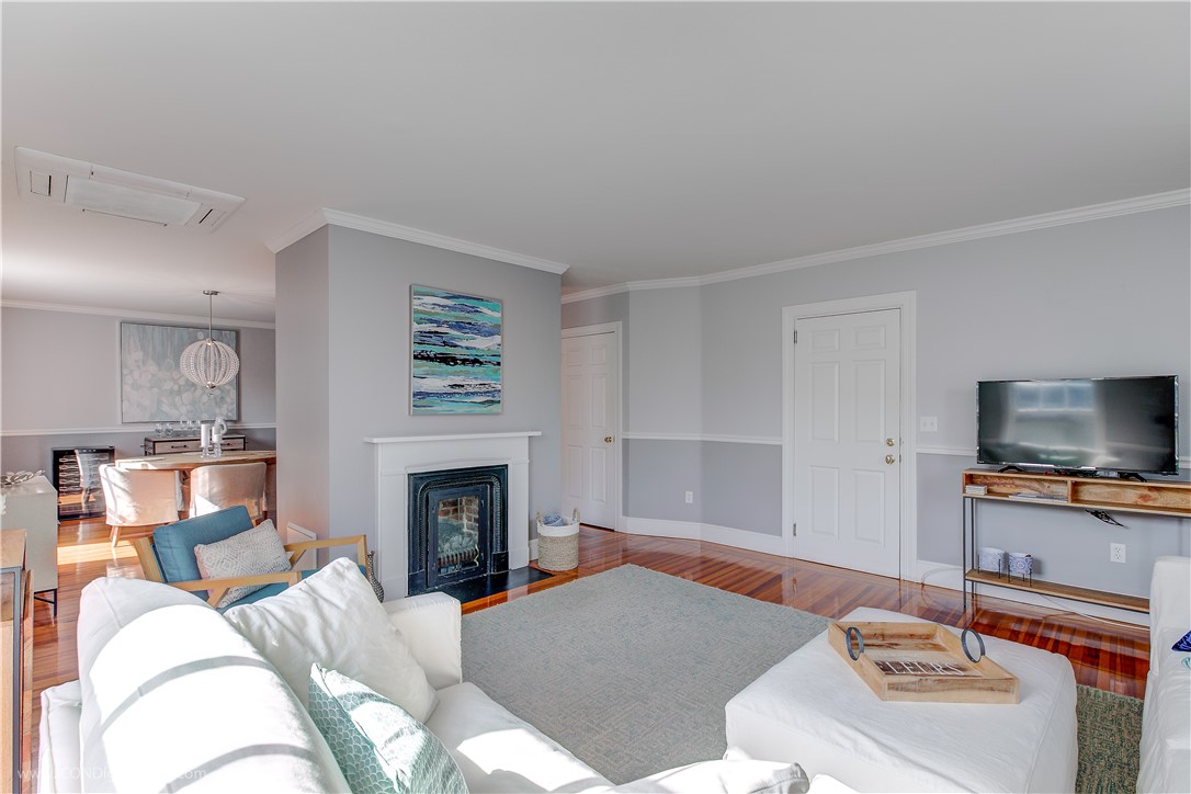 32 Catherine Street, Unit B Newport, RI 02840 - Photo 13 of 32 Living Room