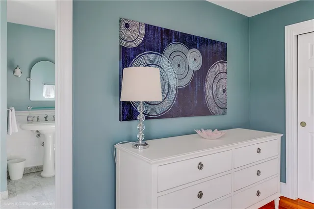 $8,350 | 32 Catherine Street, Unit B, Newport, RI 02840