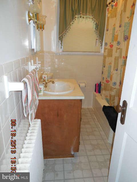 443 Valley Mill Road Winchester, VA 22602 - Photo 18 of 29 Main Floor Bath