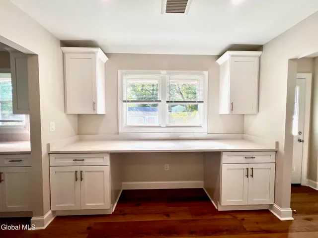 $2,800 | 19 Mordella Road, Colonie, NY 12205