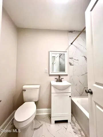 $2,800 | 19 Mordella Road, Colonie, NY 12205