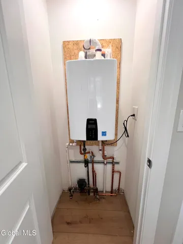 $2,800 | 19 Mordella Road, Colonie, NY 12205