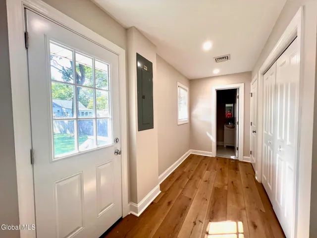 $2,800 | 19 Mordella Road, Colonie, NY 12205