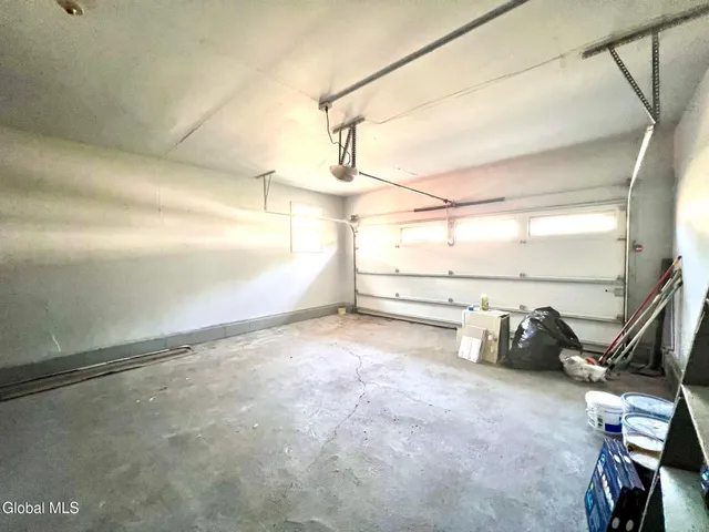 $2,800 | 19 Mordella Road, Colonie, NY 12205