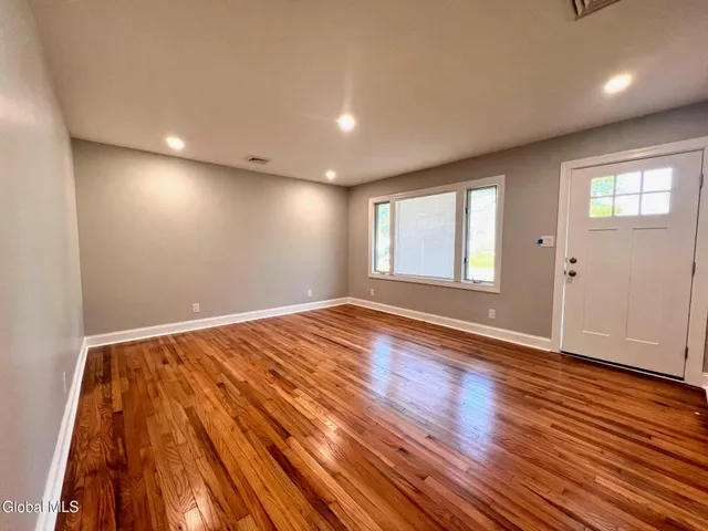 $2,800 | 19 Mordella Road, Colonie, NY 12205