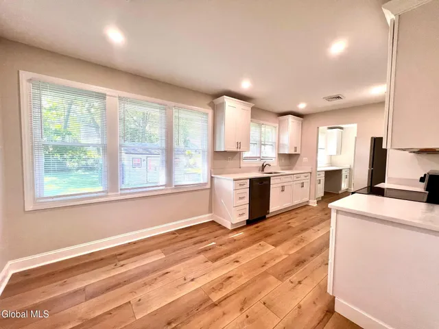 $2,800 | 19 Mordella Road, Colonie, NY 12205