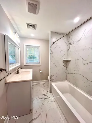 $2,800 | 19 Mordella Road, Colonie, NY 12205