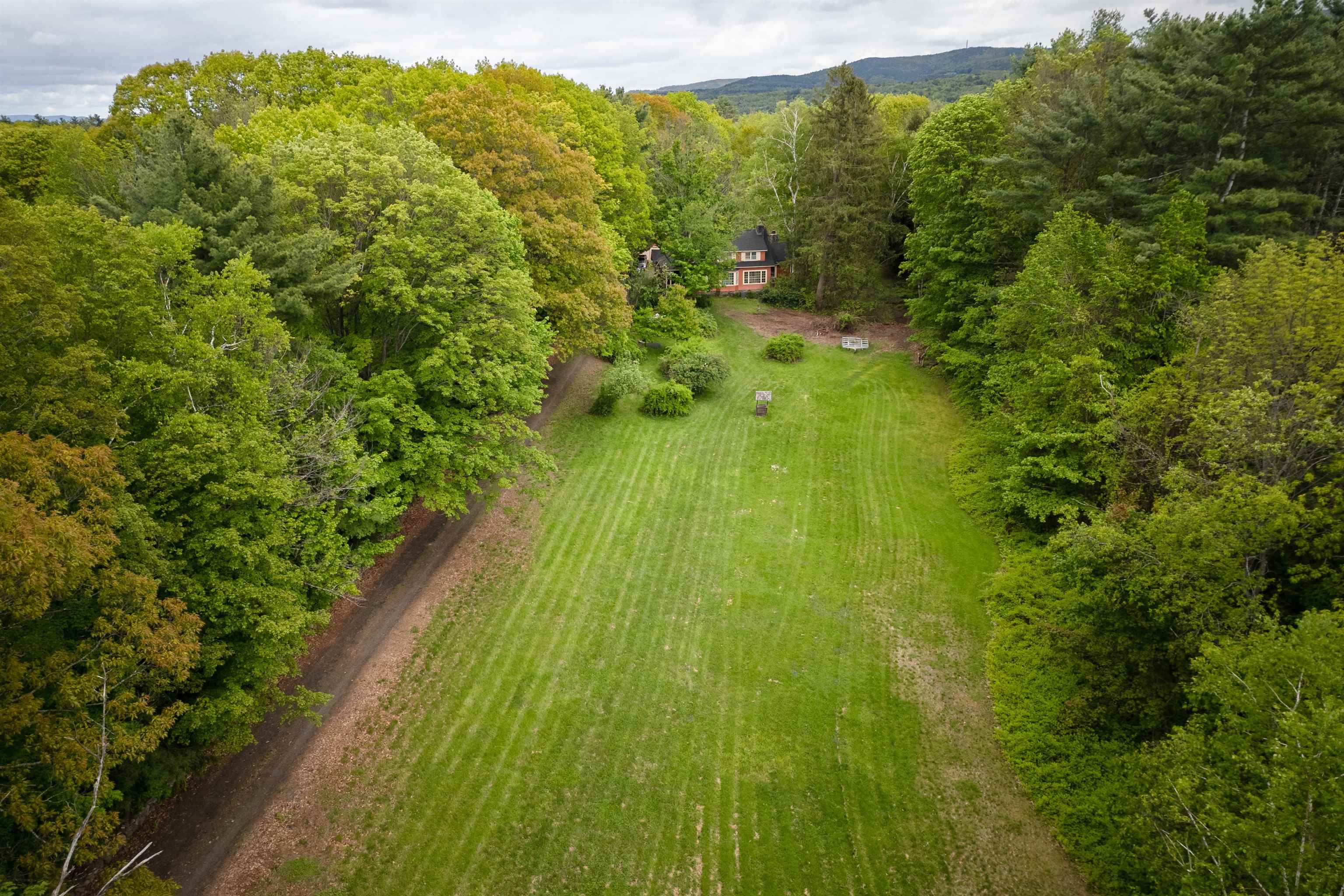 43 White Oaks Road Laconia, NH 03246 - Photo 2 of 60