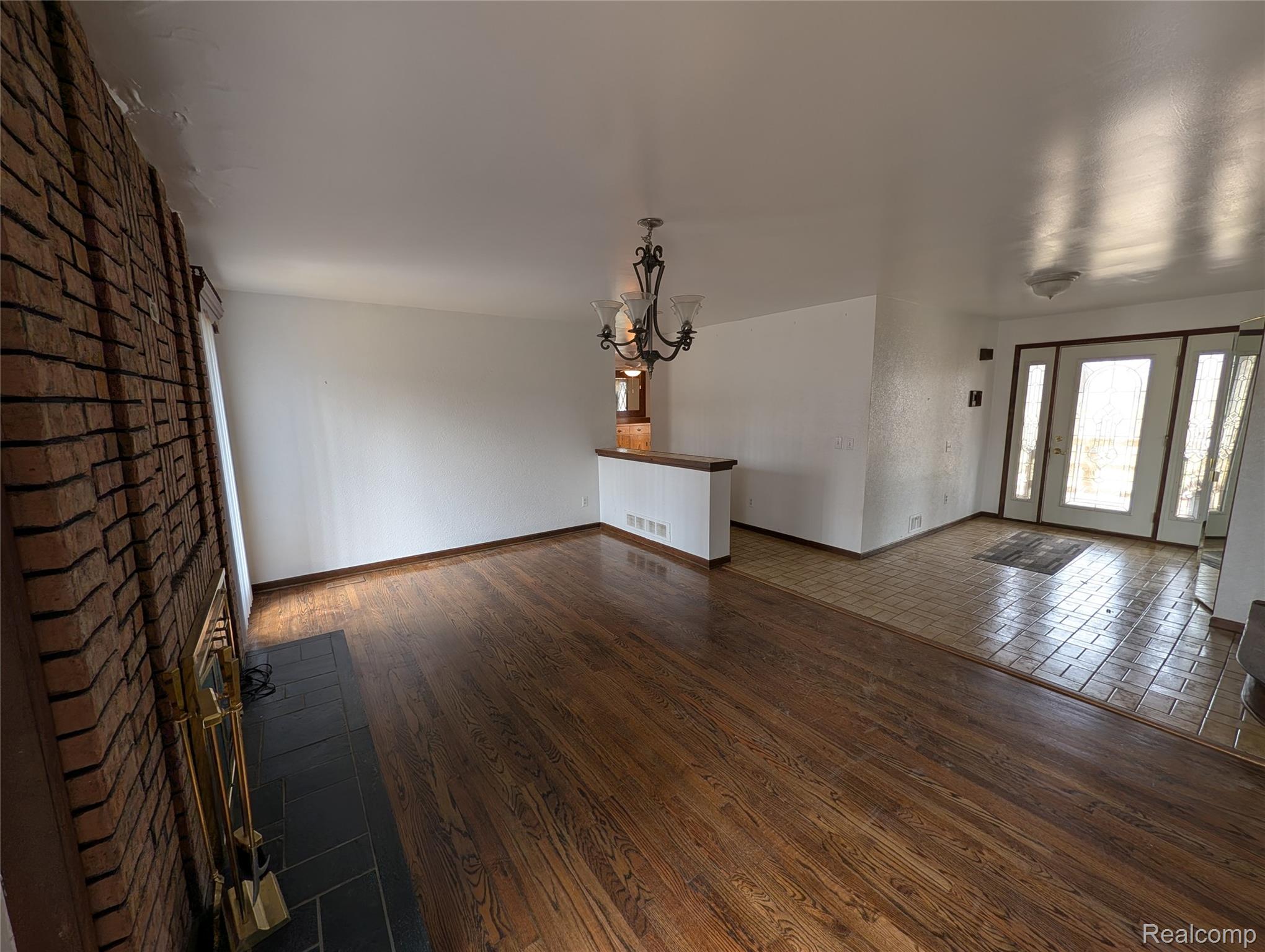 9345 Weber Road Columbus, MI 48063 - Photo 15 of 37 PXL_20260404_171846270.NIGHT.jpg