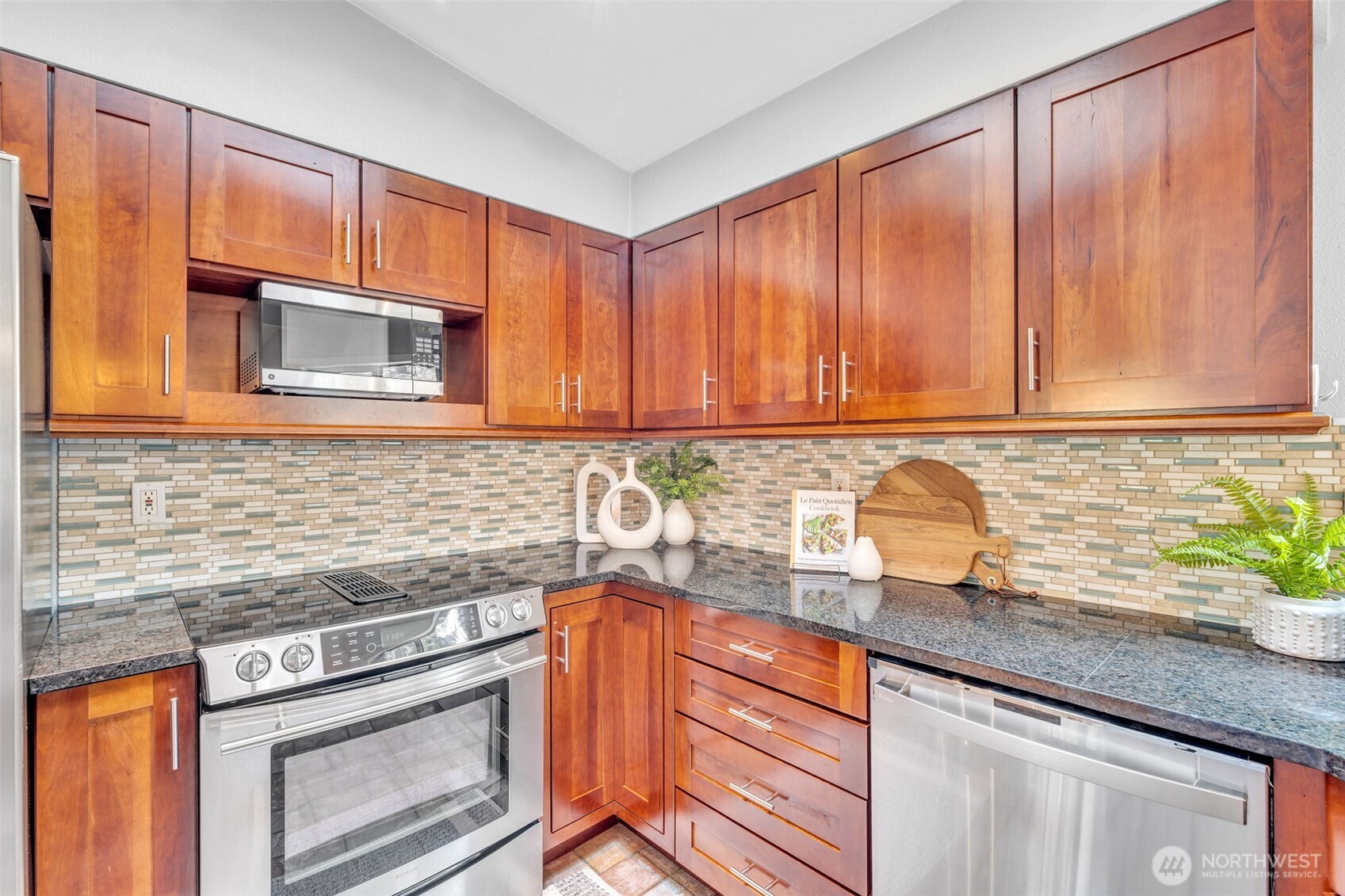 22200 Southeast 250th Street Maple Valley, WA 98038 - Photo 15 of 40