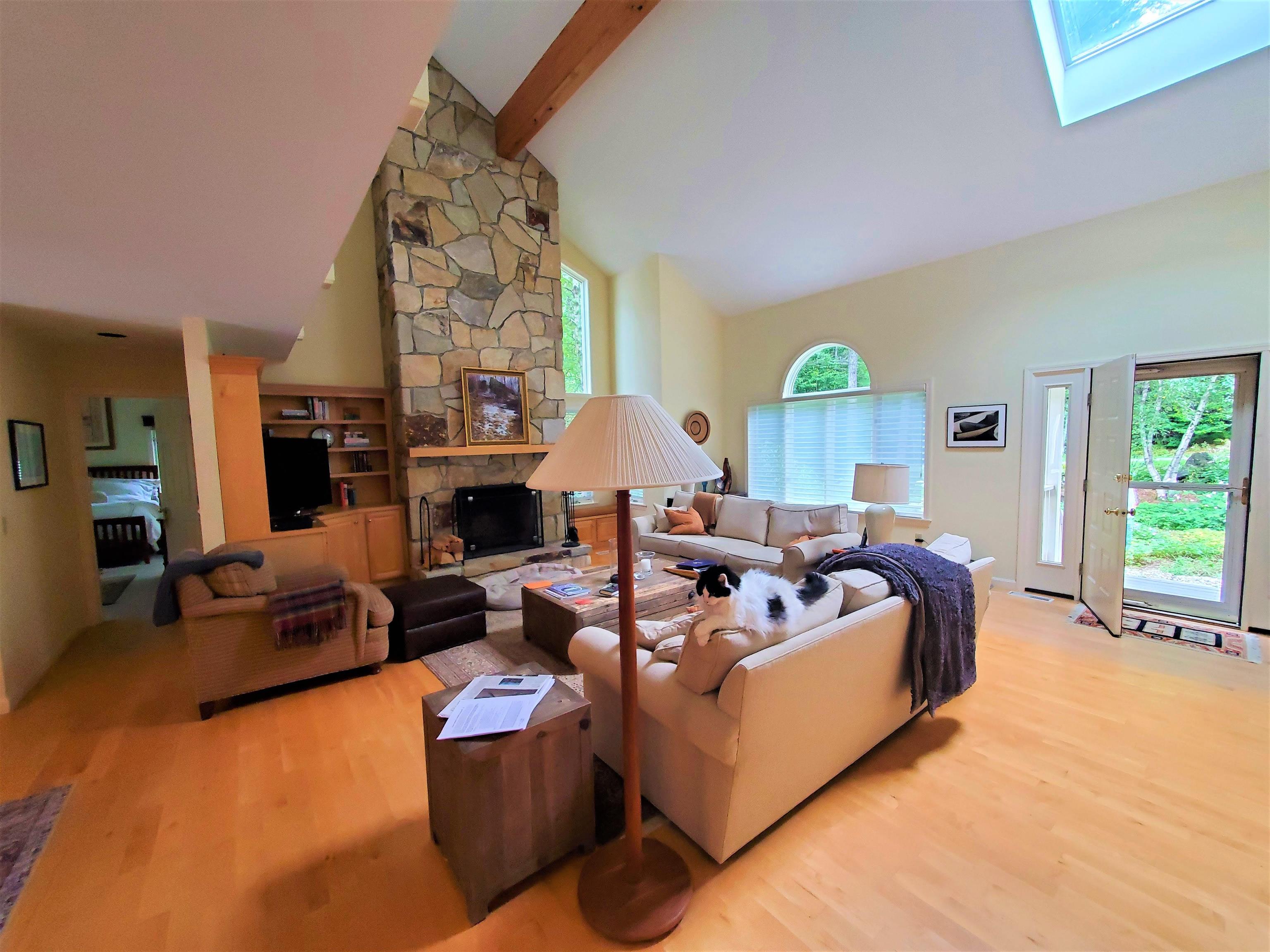 400 Bentley Road Hartford, VT 05059 - Photo 2 of 28 Gallery Image 2