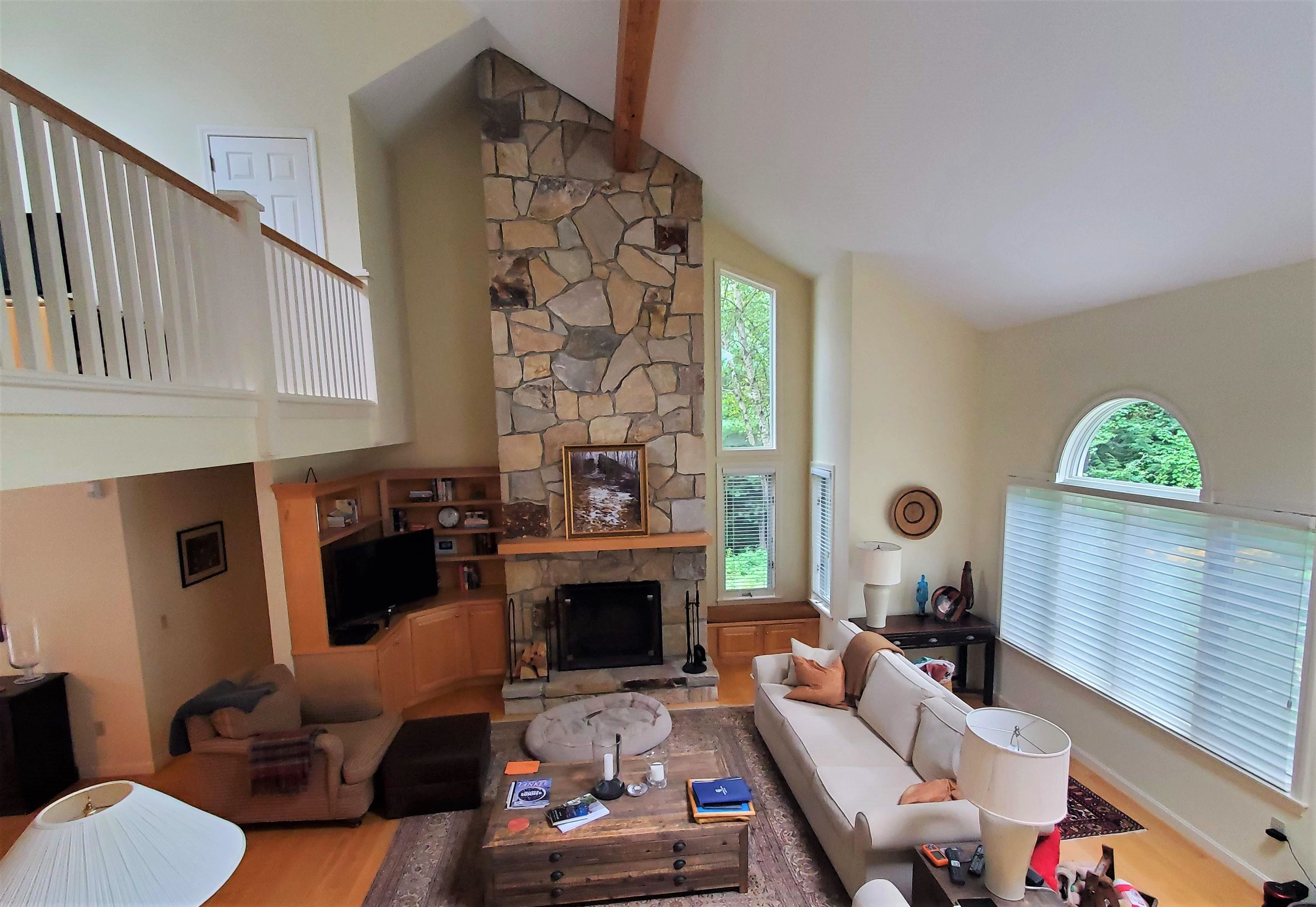 400 Bentley Road Hartford, VT 05059 - Photo 3 of 28 Gallery Image 3