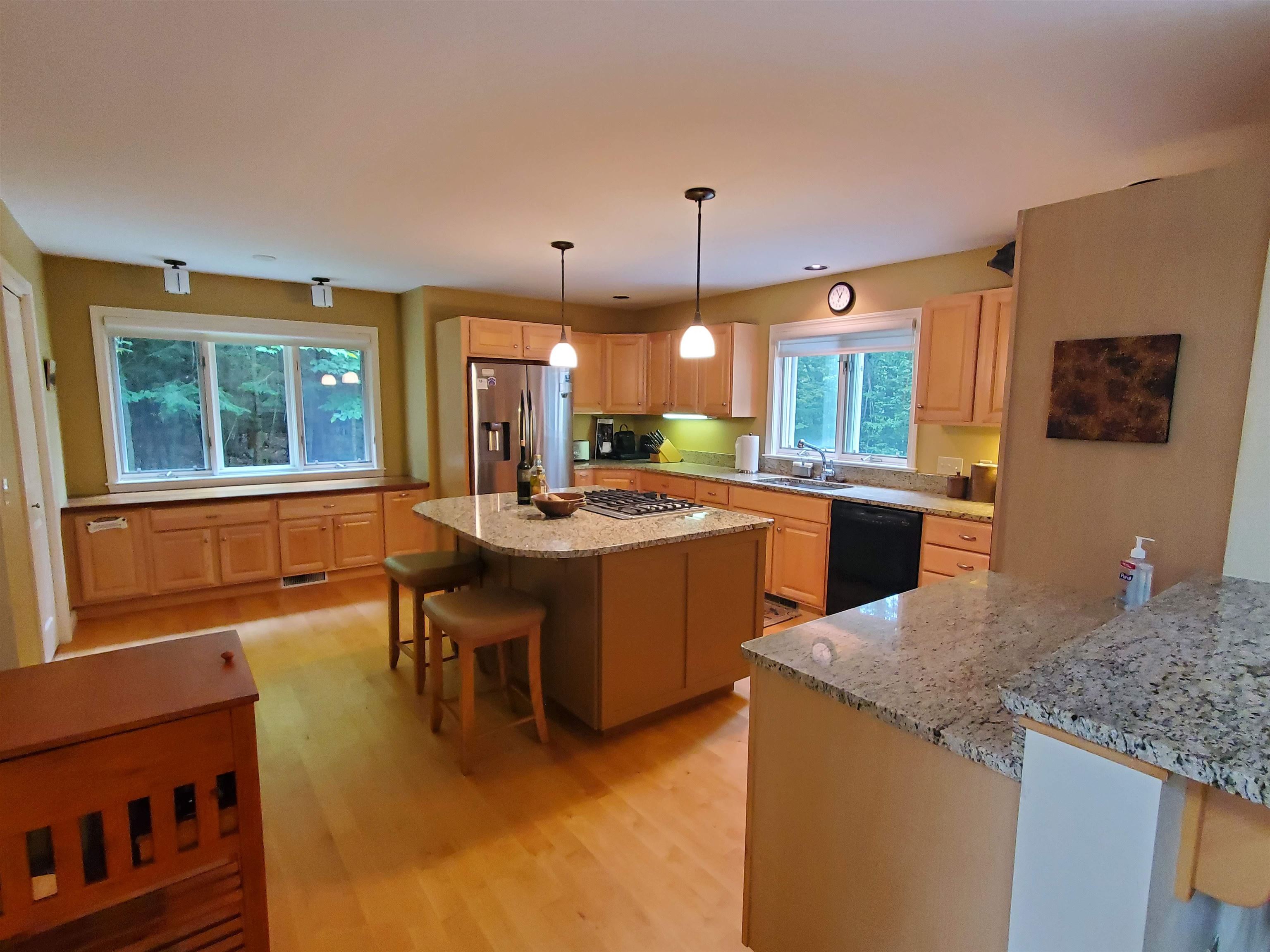 400 Bentley Road Hartford, VT 05059 - Photo 4 of 28 Gallery Image 4