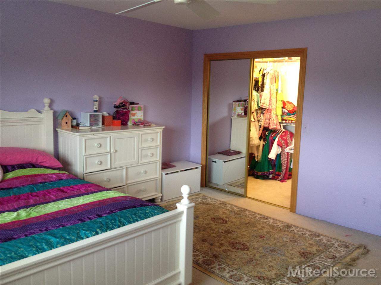2135 Rochelle Park Drive Rochester, MI 48309 - Photo 14 of 24 31204712-13.JPG