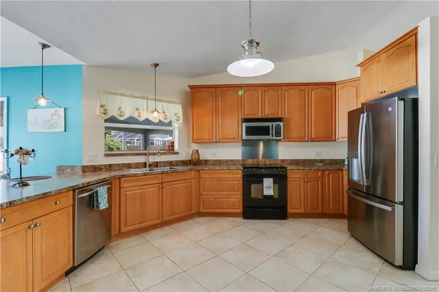 $799,000 | 5439 Southeast Horseshoe Point Road, Stuart, FL 34997