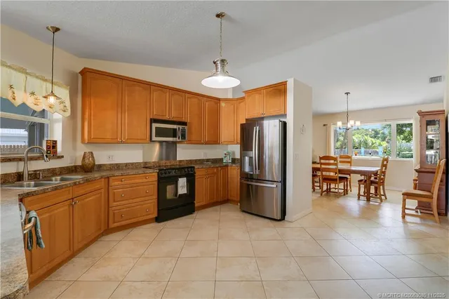 $799,000 | 5439 Southeast Horseshoe Point Road, Stuart, FL 34997