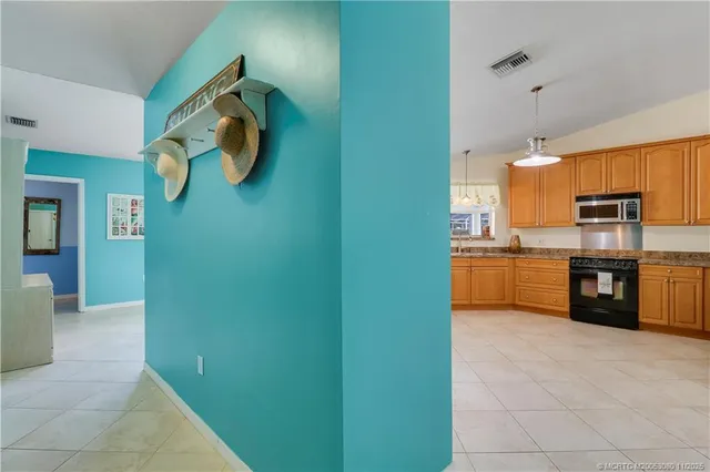 $799,000 | 5439 Southeast Horseshoe Point Road, Stuart, FL 34997