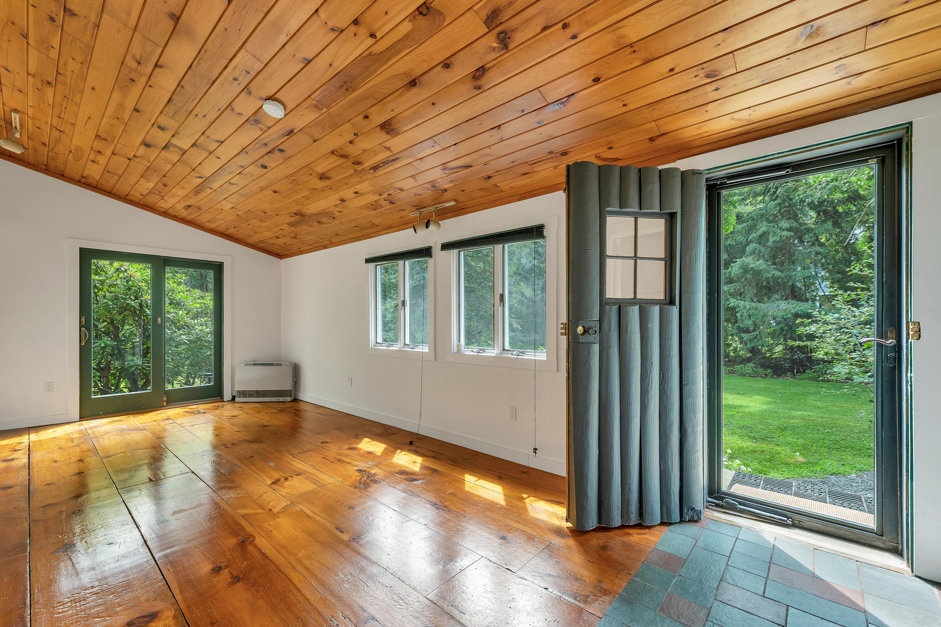 16 Newtown Road York, ME 03909 - Photo 17 of 65 16NewtownRd-029