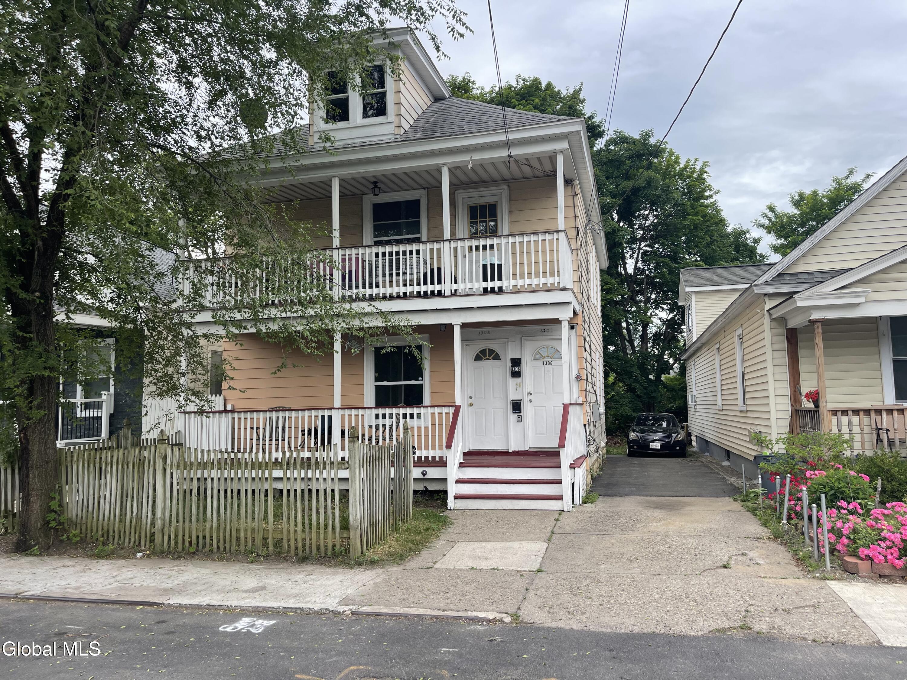 1306 Santa Fe Street Schenectady, NY 12303 - Photo 3 of 11 IMG_1250 (1)
