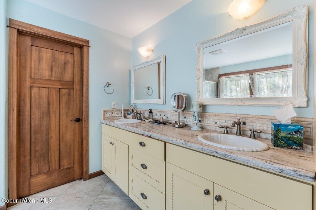 7170 West Reality Loop Coeur D'Alene, ID 83814 - Photo 19 of 44 Master Bath2