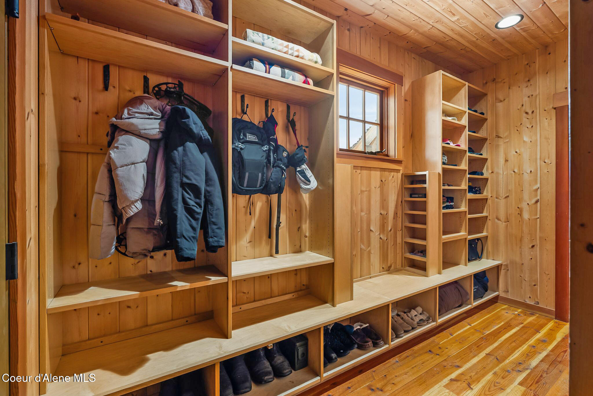 2222 Hidden Valley Road Sandpoint, ID 83864 - Photo 47 of 93 Catch all room