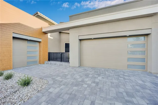 $6,900 | 11079 Rolling Vista Drive, Las Vegas, NV 89135