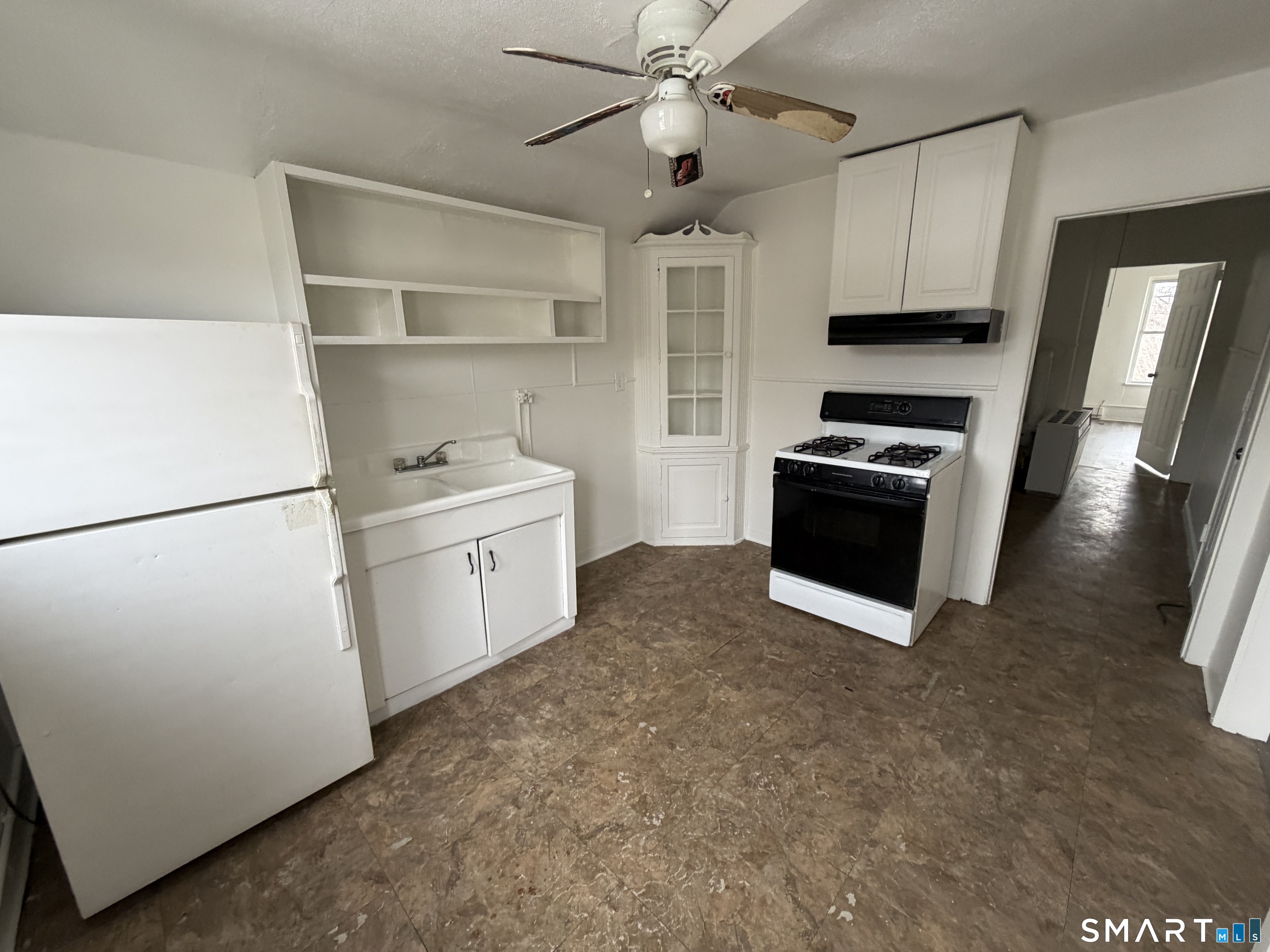 571 Baldwin Street, Unit 5 Waterbury, CT 06706 - Photo 1 of 8