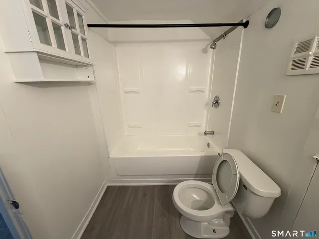 $1,200 | 571 Baldwin Street, Unit 5, Waterbury, CT 06706