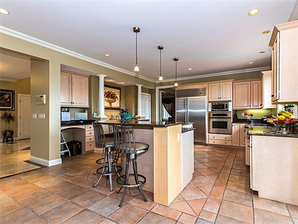 69 Huntington Road Newton, MA 02458 - Photo 9 of 30 Gallery Image 9