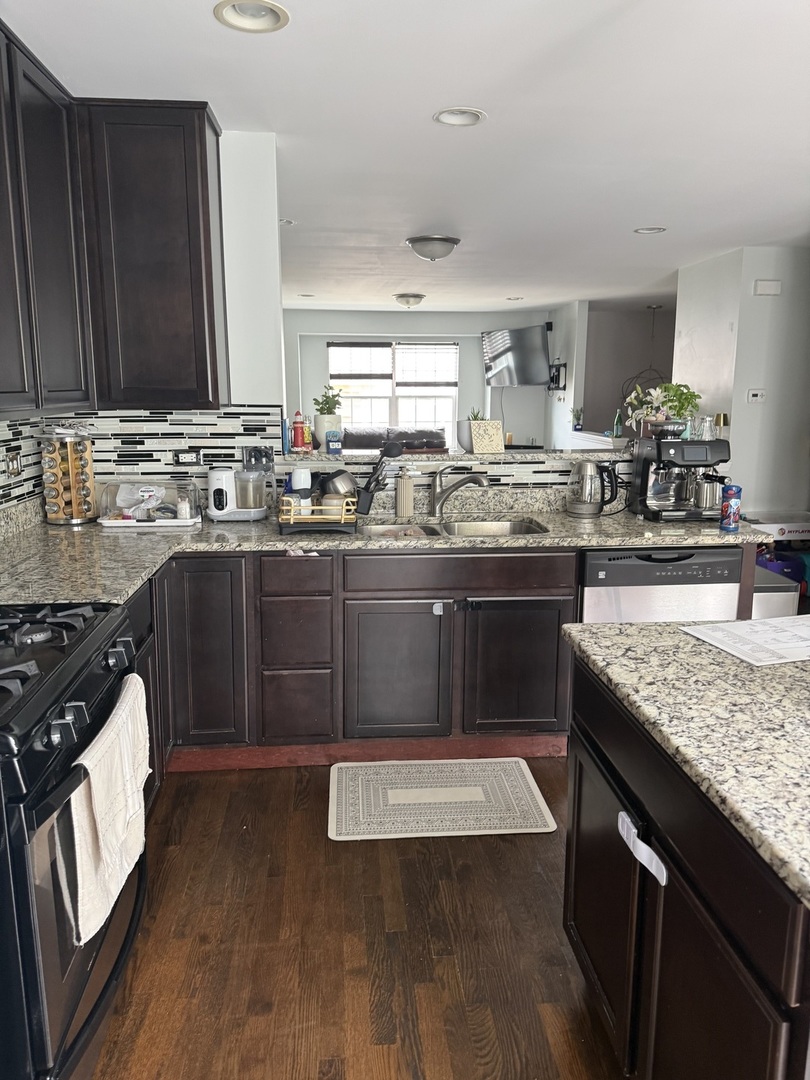 547 George Street Wood Dale, IL 60191 - Photo 6 of 29