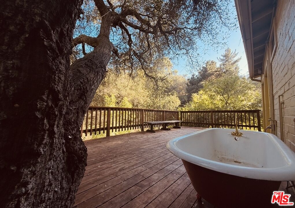 21652 Encina Road Topanga, CA 90290 - Photo 15 of 17 Gallery Image 15