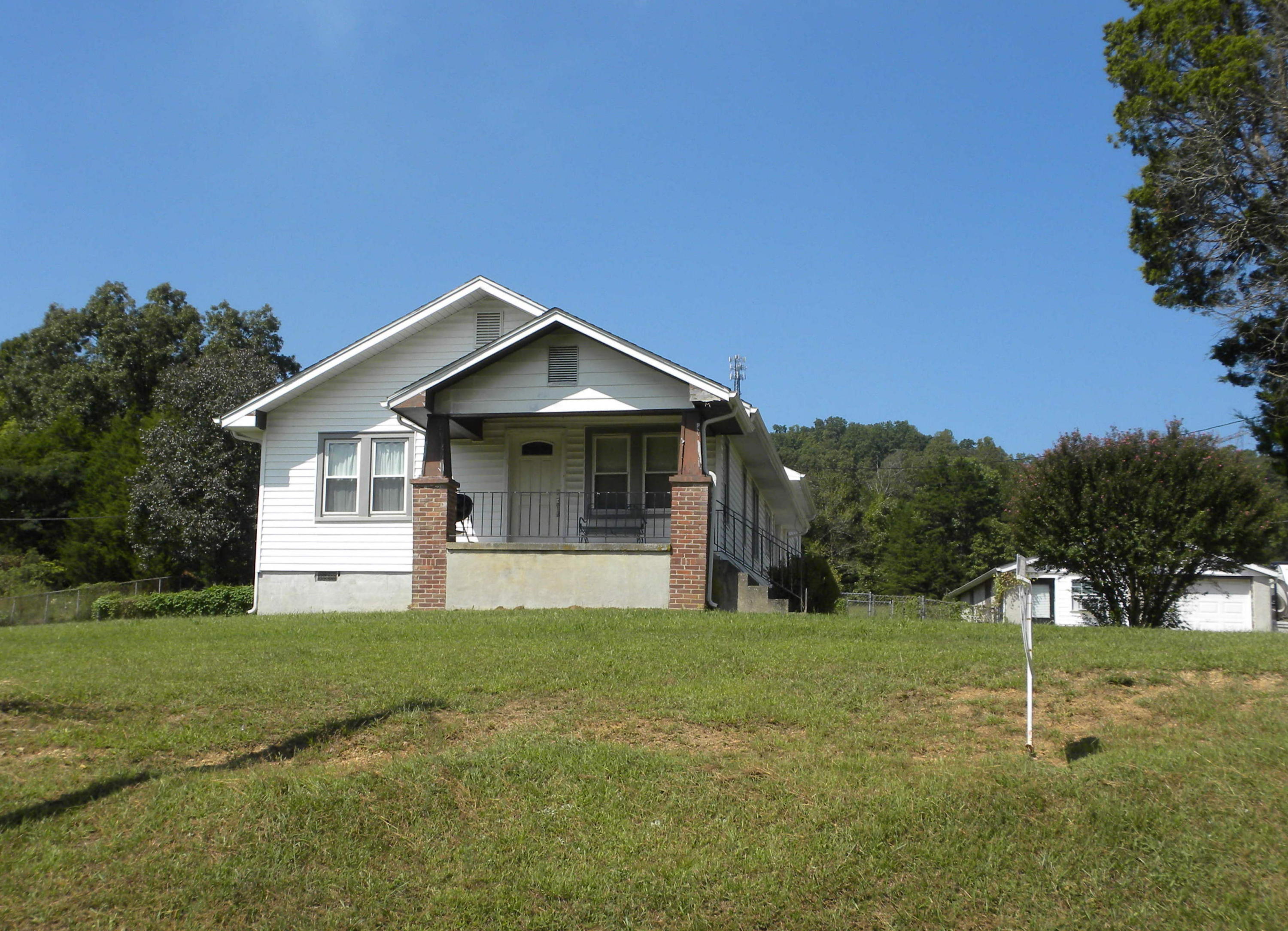 222 Old Black Ferry Road Clinton, TN 37716 - Photo 2 of 17 222 Old Black Ferry Road